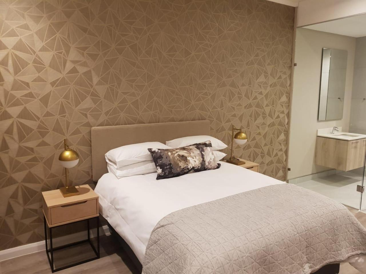 Menlyn Maine Luxury Rentals Pretoria Ngoại thất bức ảnh
