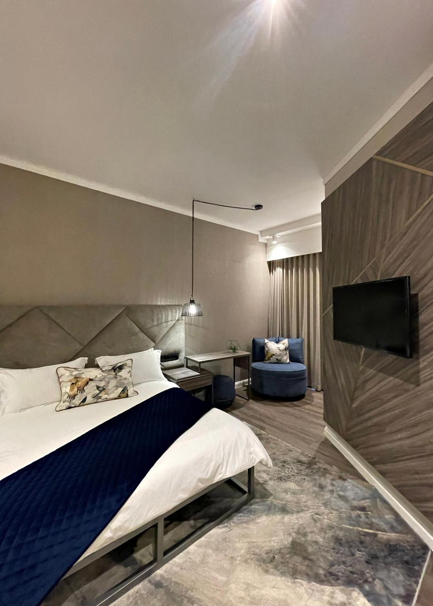 Menlyn Maine Luxury Rentals Pretoria Ngoại thất bức ảnh