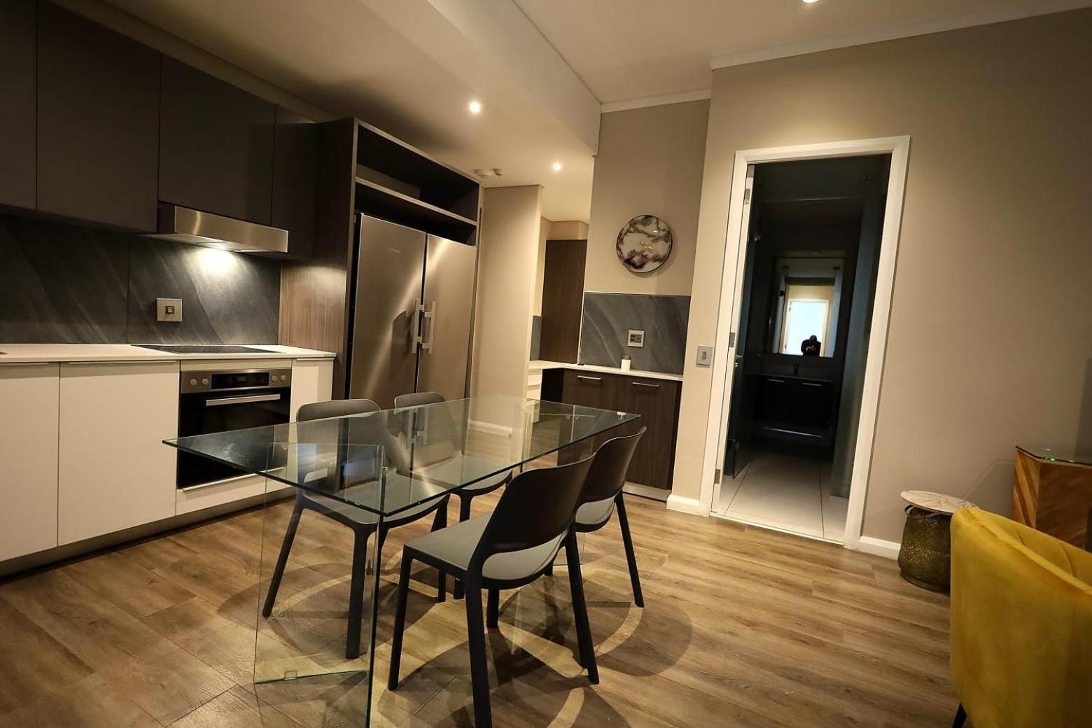 Menlyn Maine Luxury Rentals Pretoria Ngoại thất bức ảnh